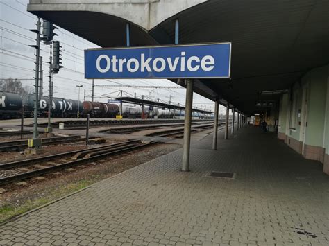 odjezdy vlak otrokovice|Railway station Otrokovice